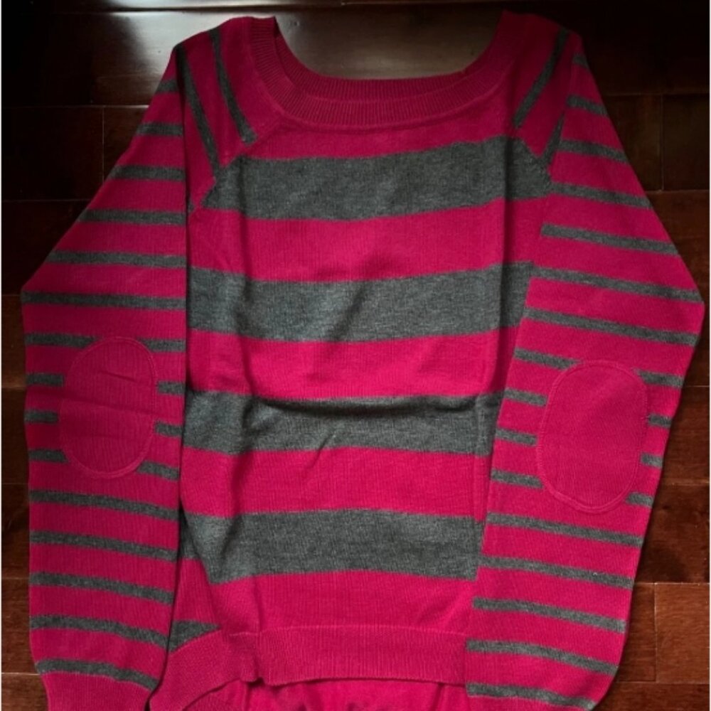 Red Camel Pink and Grey Sweater Size: L
